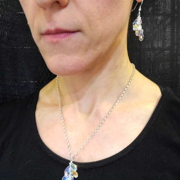 Swarovski Crystal drop bunch earrings - Picture 5 of 5